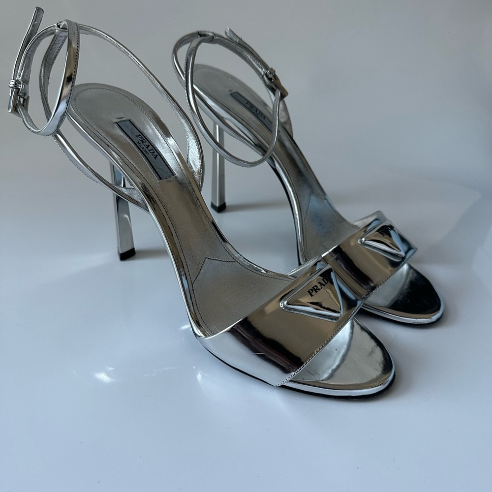 PRADA 85mm logo-plaque detail sandals - Silver, Size 39.5
